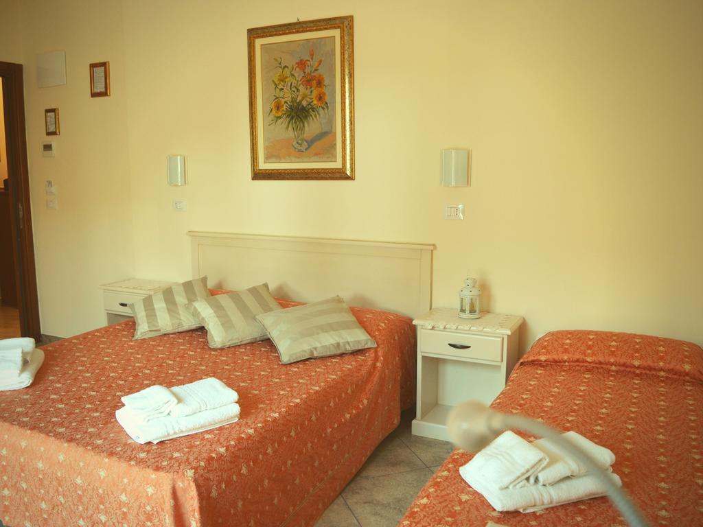 מילאנו מריטימה Hotel Franca מראה חיצוני תמונה