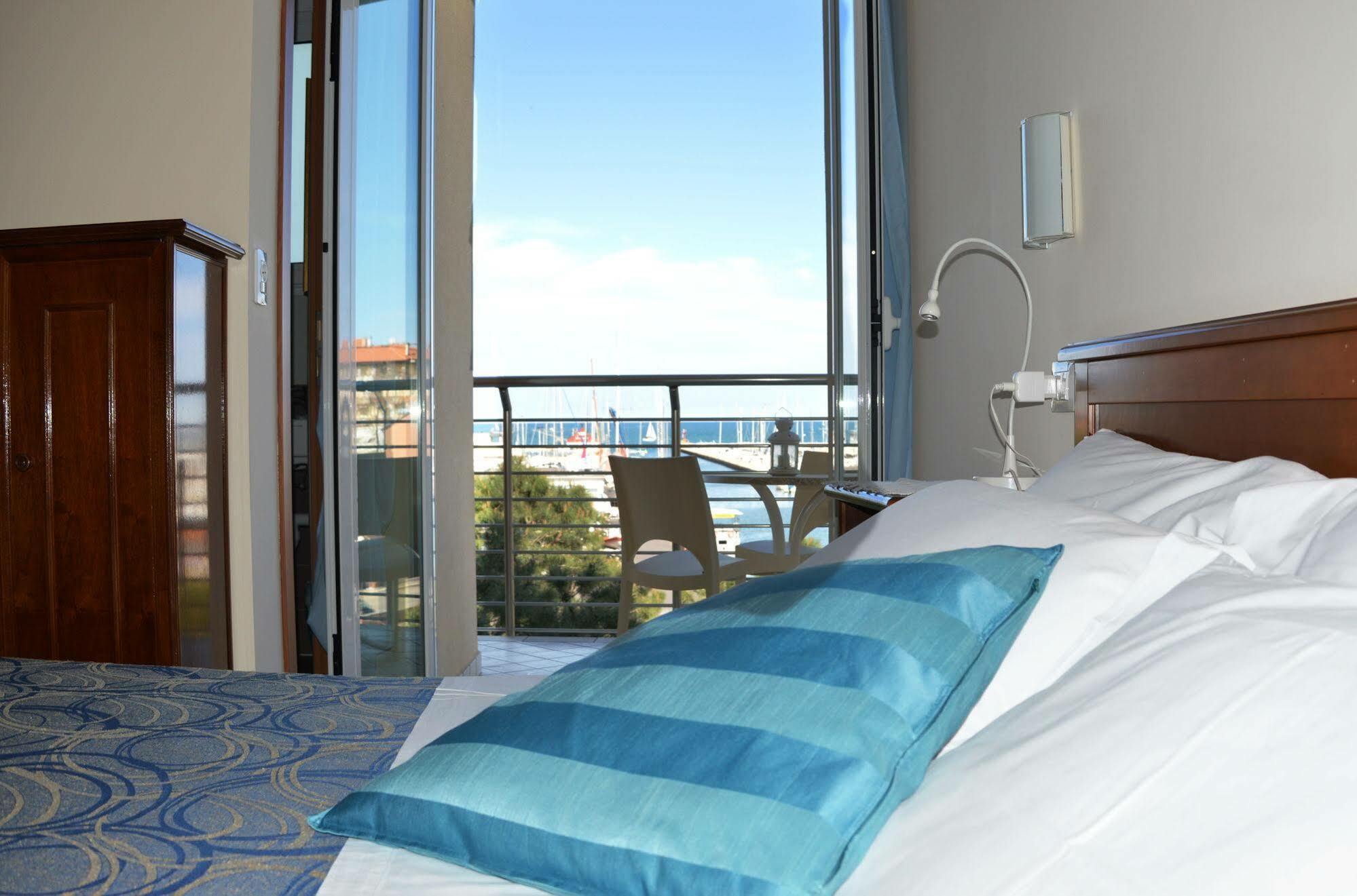 מילאנו מריטימה Hotel Franca מראה חיצוני תמונה